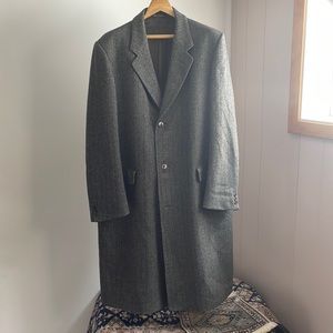 Tweed Overcoat 44/54 Eu single-breasted notch Lapels grey herringbone pattern